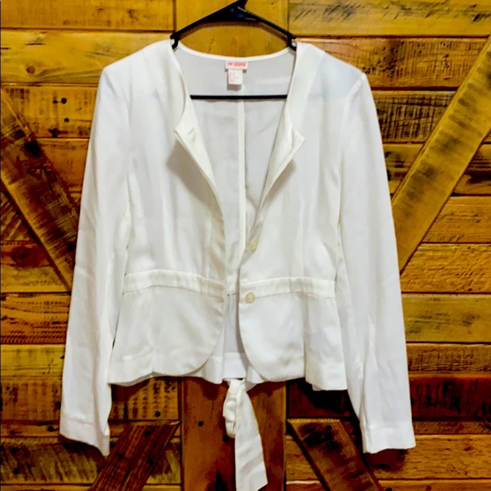White blazer size 10